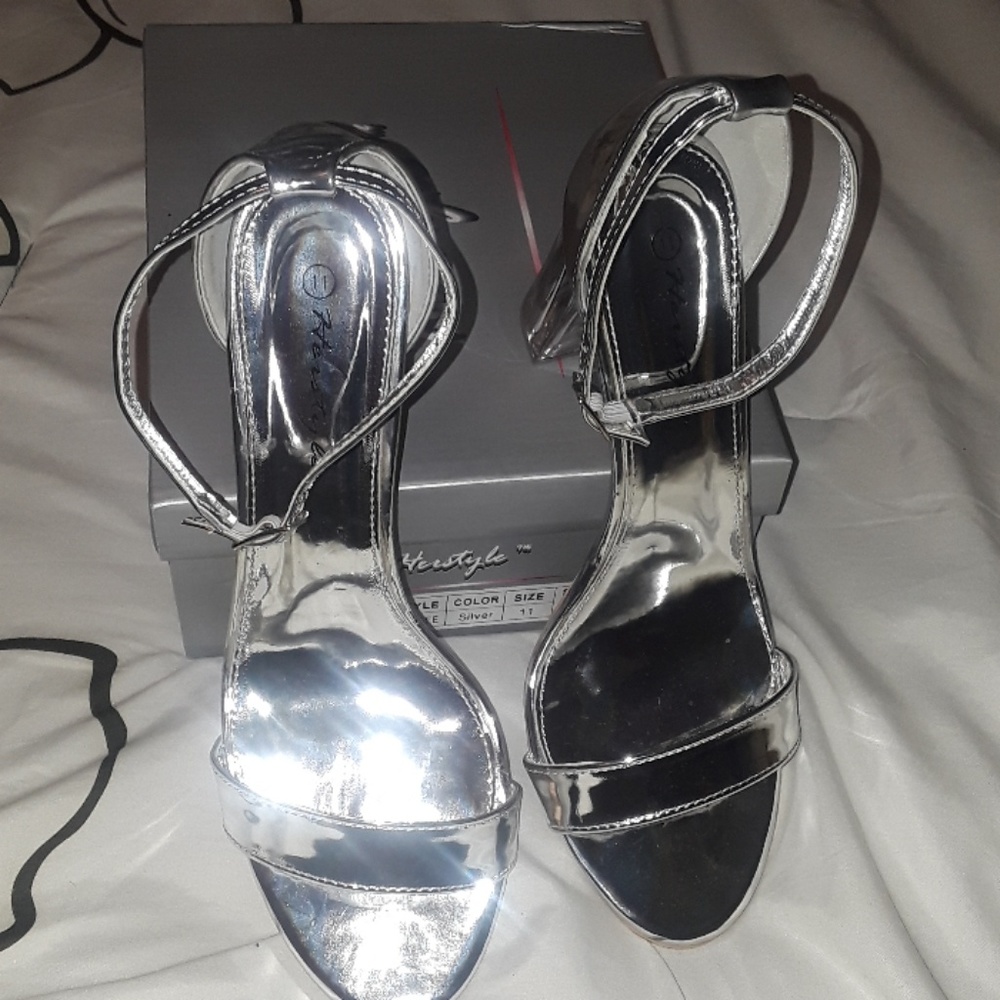 Shoes - Picture 3 of 5